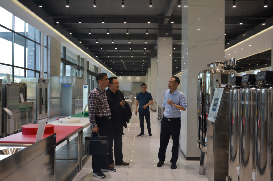 襄阳市市场监督管理局李局长一行莅临我司考察指导工作
