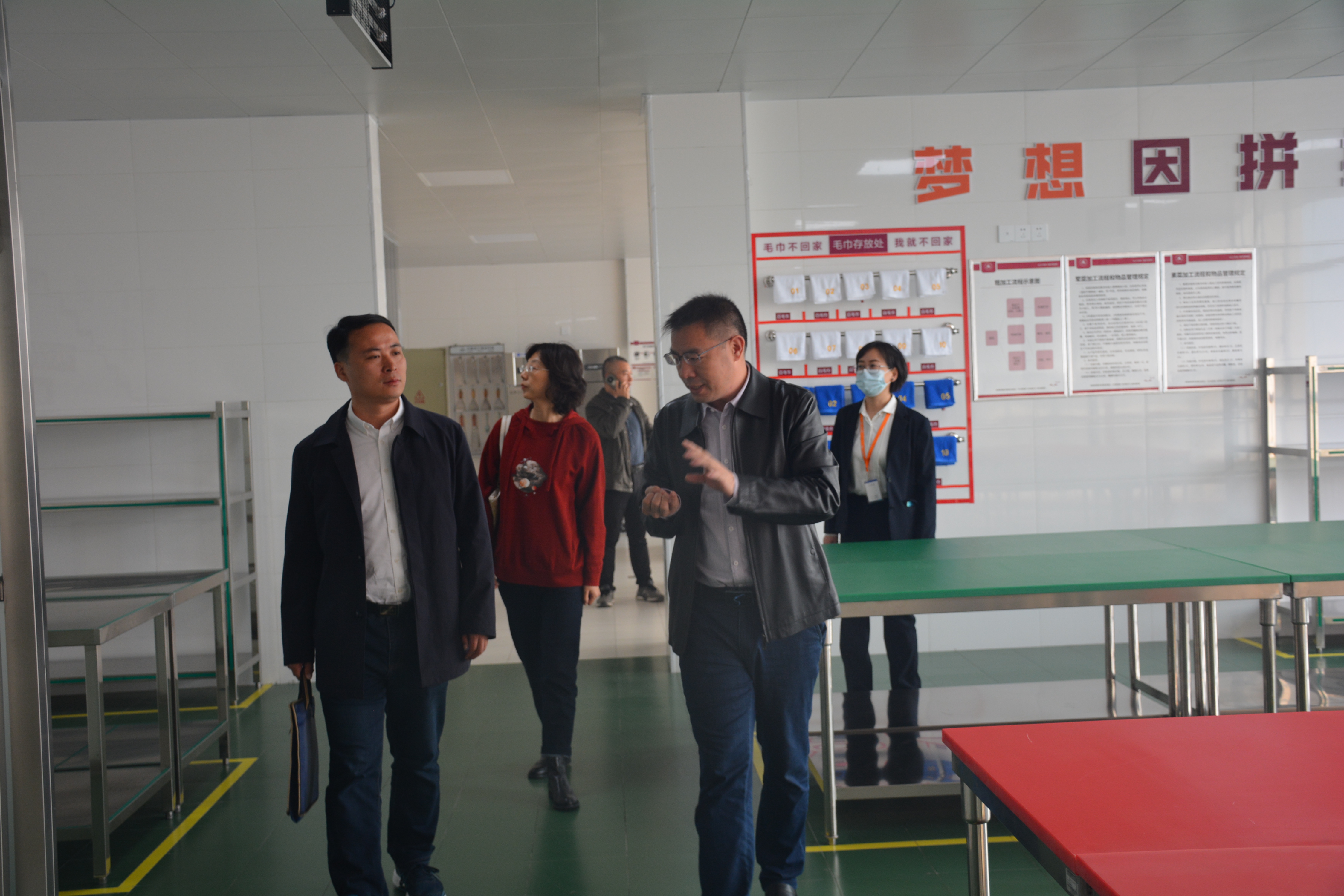 市纪委张书记一行深入湖北得一集团 参观调研