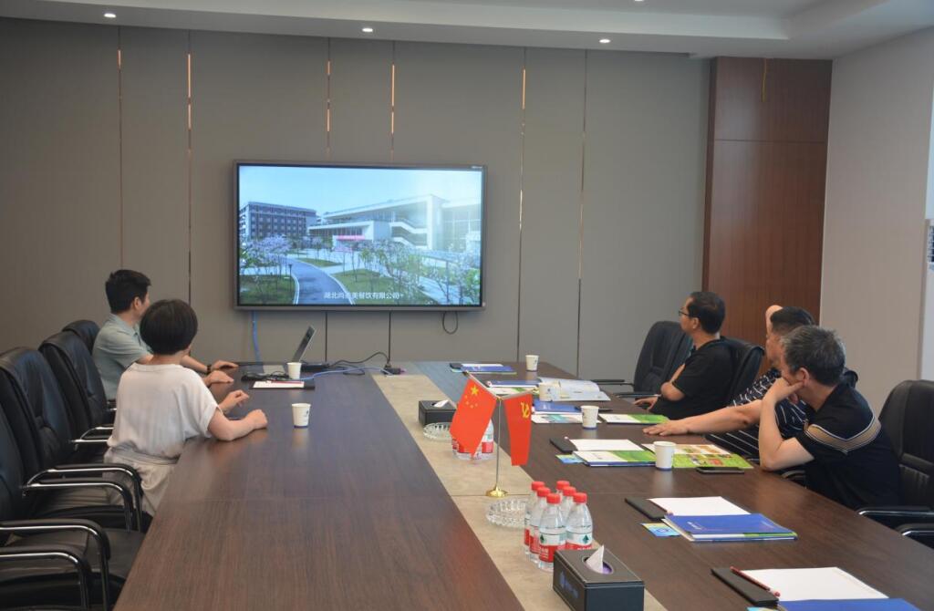 保康马良镇中心学校吕校长一行莅临得一集团参观考察