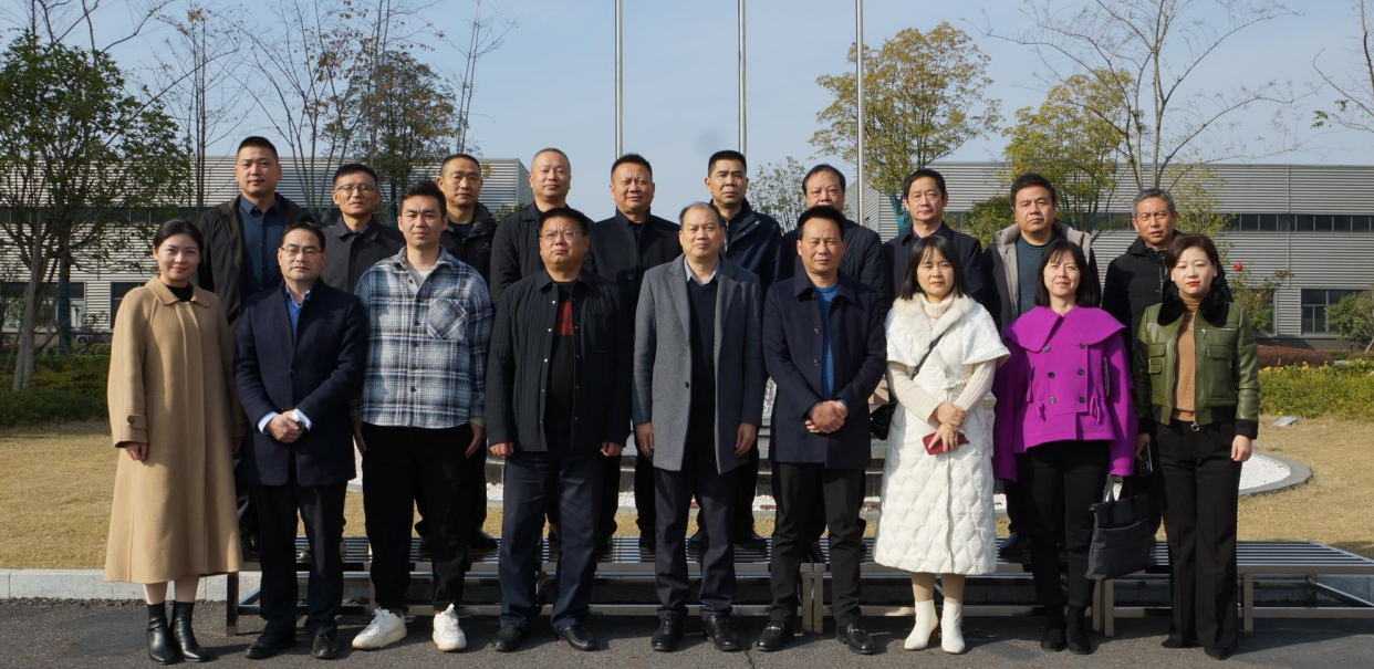 热烈欢迎荆门县市区后勤管理人员莅临湖北得一集团检查指导工作